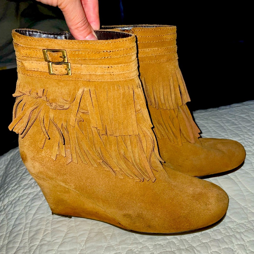 Cute fringed booties from Aerosoles! Great condition.  So comfortable!